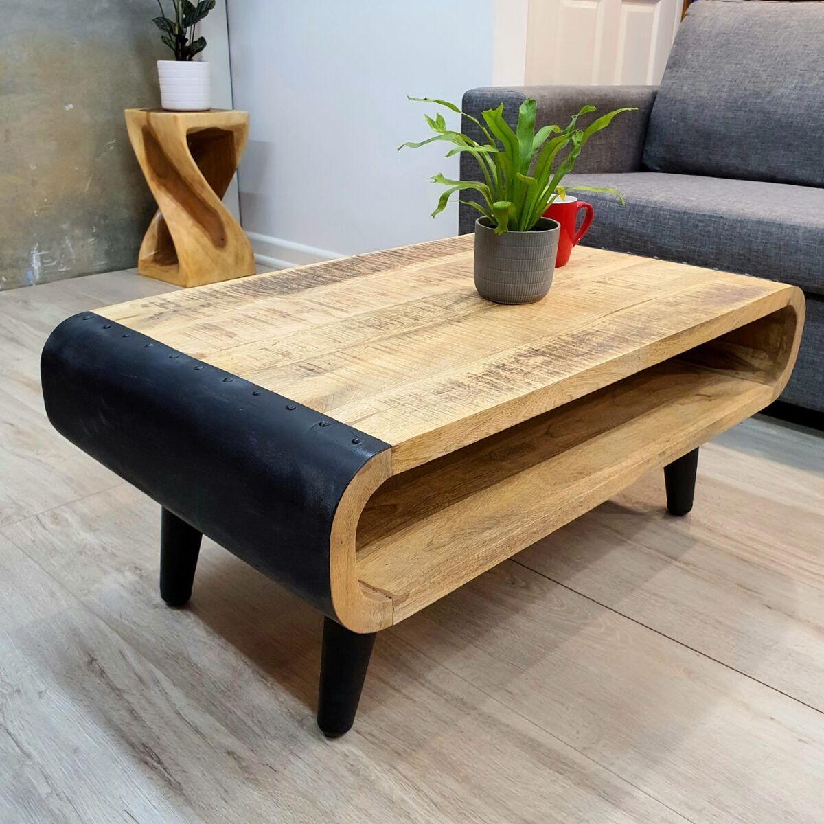 Rustikaler Couchtisch Couchtisch 90 x 55 x 39 cm aus rohem Massivholz 1244008